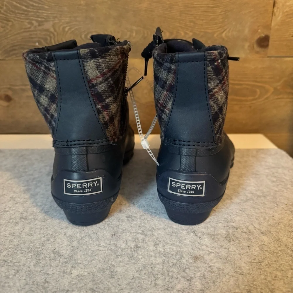 New Sperry Syren Women’s Navy Plaid Wool Duck Size 7 Boots